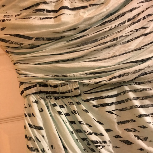 Elizabeth and James Strapless Stripe Dress - Picture 3 of 4